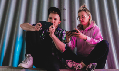 step-by-step-guide-to-applying-a-screen-protector-film-on-your-phone